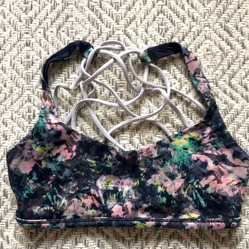 Lululemon sports bra SZ 4